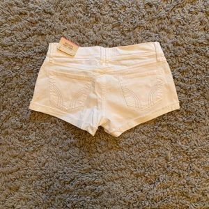 NWT! HOLLISTER SIZE 3 WHITE SHORT-SHORTS
